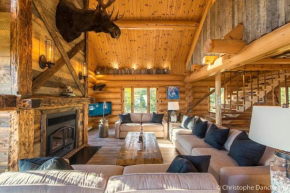 Le Black Bear- Les Chalets Spa Canada